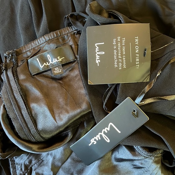 LULU's Size XL Black-Tie Gown Flowing Maxi V-Neck Fitted Top Flowing Skirt NEW - Picture 12 of 12